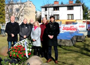 Warta przy grobie patrona „Solidarności”
