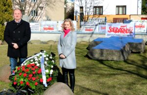 Warta przy grobie patrona „Solidarności”