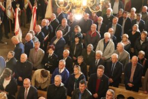 Przewodniczący NSZZ "Solidarność" IPN wśród uczestników mszy